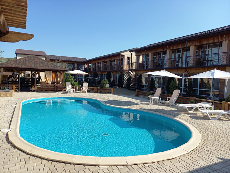 Бассейн на территории отеля «Тиритака» отдых в Крыму гостевые дома с бассейном – Тиритака